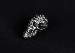 Бусина "Череп Викинга"
